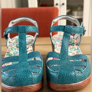 Alegria Teal Textured Leather T-Strap Sandals-Size 38